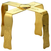 Star of brass with etching in gilt