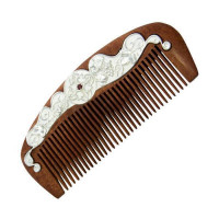 Mosazný hřebeny pro kněze