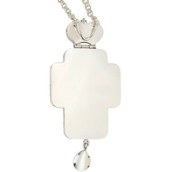 Mosazný stříbrný kříž s fragmentárním zlacením a řetězem