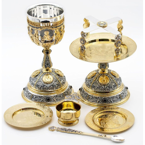 Eucharistic set combined in brass in silver with gilding and decorations