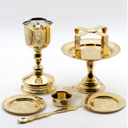 Combined Eucharistic set in gilt