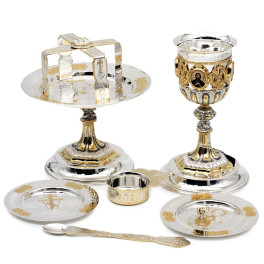 Eucharistická souprava kombinovaná ze stříbra se zlacením