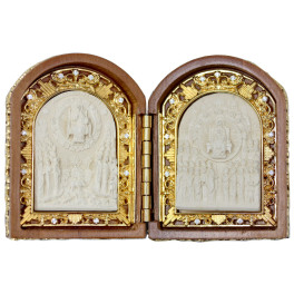 Wooden-framed cloister with acrylic image