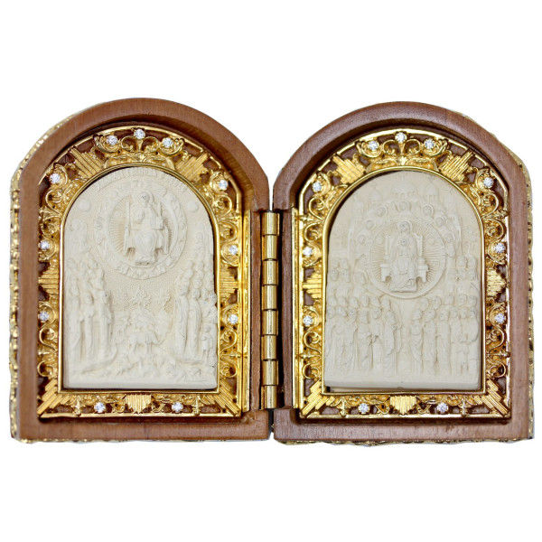 Wooden-framed cloister with acrylic image