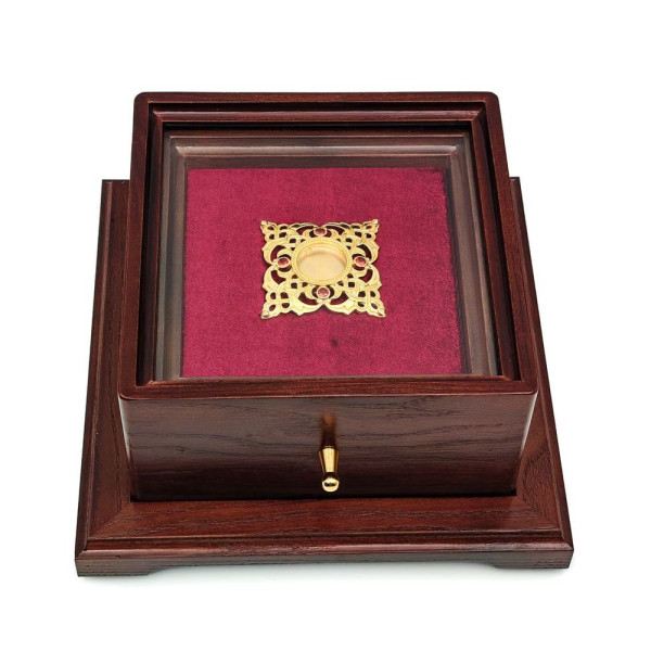 Ark made of gilded brass with a reliquary compartment